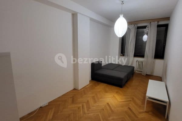 Prenájom bytu 3-izbový 16 m², Ke Dvoru, Hlavní město Praha