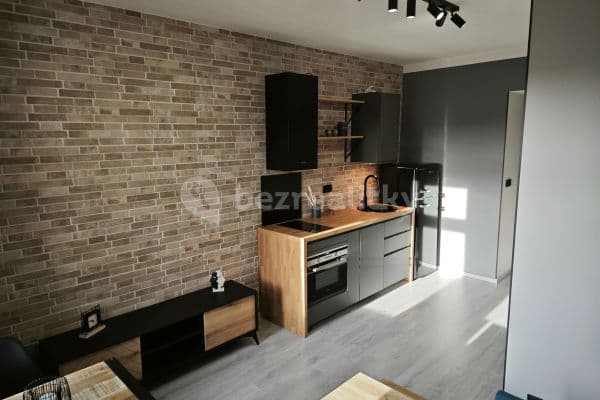 Prenájom bytu 2-izbový 33 m², Turnovská, Praha Prenájom bytu 2-izbový 33 m², Turnovská, Praha