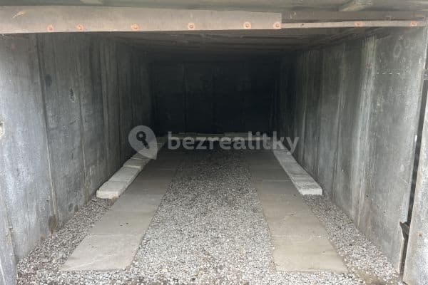 Prenájom garáže 14 m², Glinkova, Praha Prenájom garáže 14 m², Glinkova, Praha