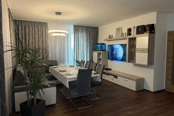 Prenájom bytu 3-izbový 92 m², Kryšpínova, Praha Prenájom bytu 3-izbový 92 m², Kryšpínova, Praha