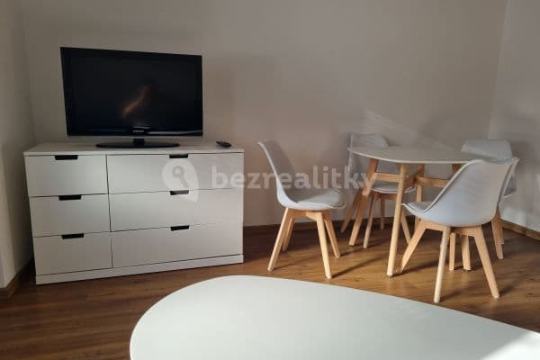 Prenájom bytu 2-izbový 47 m², Antonínská, Praha Prenájom bytu 2-izbový 47 m², Antonínská, Praha