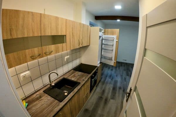 Prenájom bytu 2-izbový 37 m², Svárovská, Liberec Prenájom bytu 2-izbový 37 m², Svárovská, Liberec