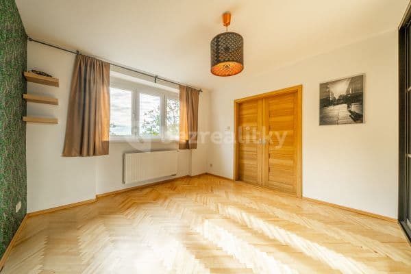 Predaj bytu 2-izbový 110 m², Pikovická, Pikovice