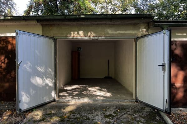 Prenájom garáže 18 m², Na Korábě, Praha Prenájom garáže 18 m², Na Korábě, Praha