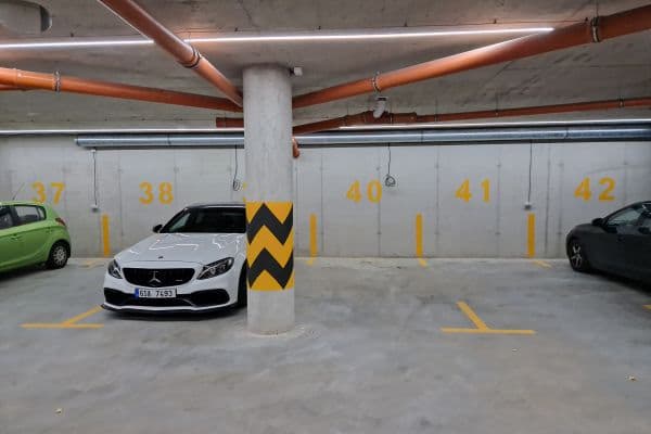 Prenájom garáže 12 m², K Barrandovu, Praha Prenájom garáže 12 m², K Barrandovu, Praha