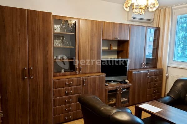 Prenájom bytu 1-izbový 31 m², Boženy Hrejsové, Strážnice Prenájom bytu 1-izbový 31 m², Boženy Hrejsové, Strážnice