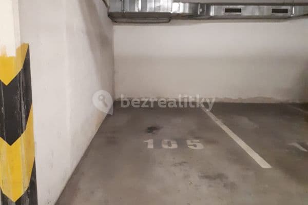 Prenájom garáže 12 m², Záběhlická, Hlavní město Praha