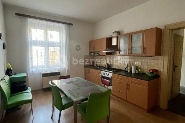 Prenájom bytu 3-izbový 96 m², Polská, Pardubice, Pardubický kraj