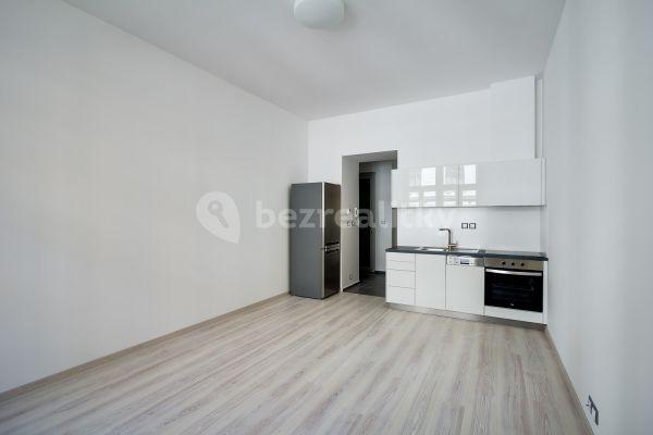 Prenájom bytu 3-izbový 60 m², Neklanova, Praha
