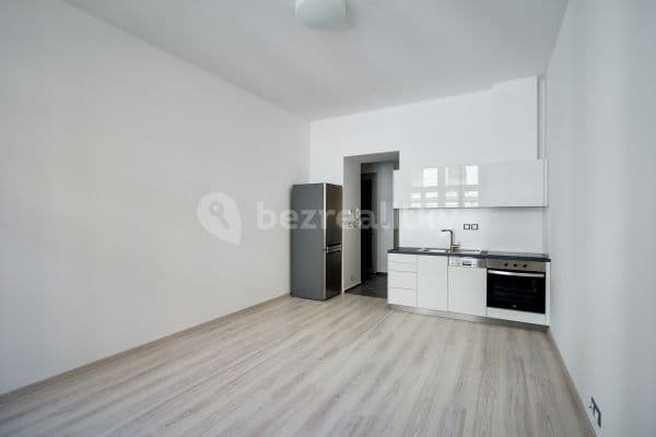 Prenájom bytu 3-izbový 60 m², Neklanova, Praha Prenájom bytu 3-izbový 60 m², Neklanova, Praha