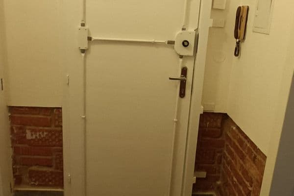 Prenájom bytu Garsoniéra 21 m², Slavíkova, Praha Prenájom bytu Garsoniéra 21 m², Slavíkova, Praha