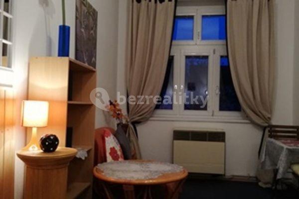 Prenájom bytu 3-izbový 70 m², Slovinská, Hlavní město Praha
