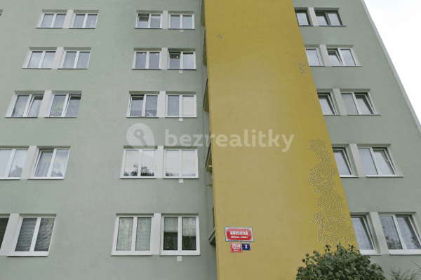 Prenájom bytu 4-izbový 73 m², Hrusická, Hlavní město Praha