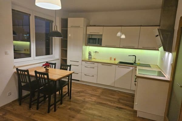 Prenájom bytu 2-izbový 53 m², Jateční, Praha Prenájom bytu 2-izbový 53 m², Jateční, Praha