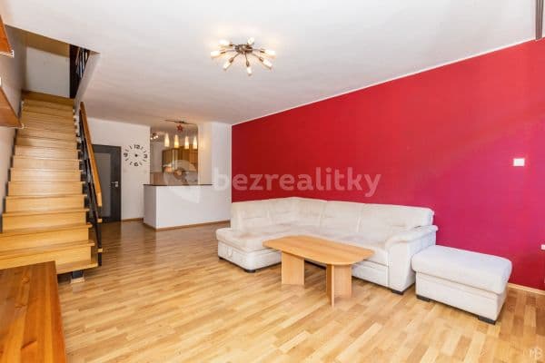 Prenájom bytu 3-izbový 101 m², Spojařů, Hlavní město Praha