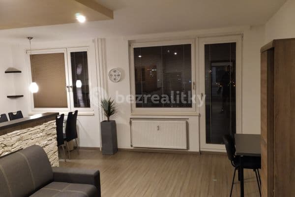 Prenájom bytu 3-izbový 72 m², Vikova, Praha