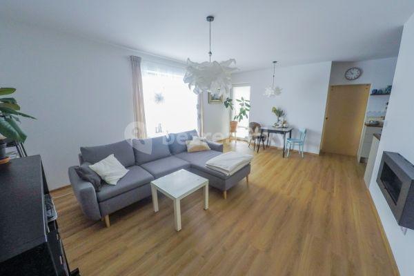 Prenájom bytu 2-izbový 64 m², Hradecká, Holice