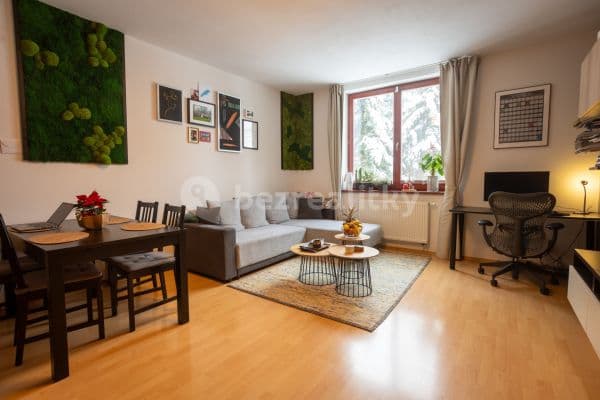 Prenájom bytu 2-izbový 53 m², Mladých Běchovic, Hlavní město Praha