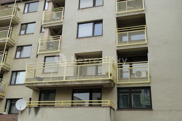 Prenájom bytu 3-izbový 80 m², Ke Dvoru, Praha