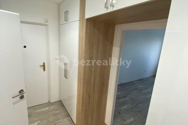 Prenájom bytu 2-izbový 56 m², Průmyslová, Uherské Hradiště