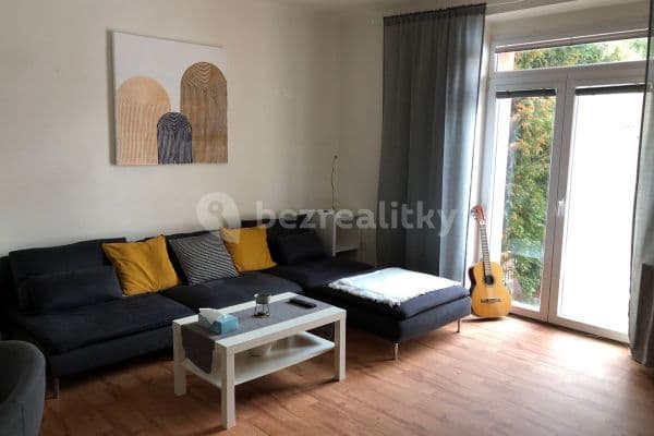 Prenájom bytu 2-izbový 56 m², Vykáňská, Praha Prenájom bytu 2-izbový 56 m², Vykáňská, Praha
