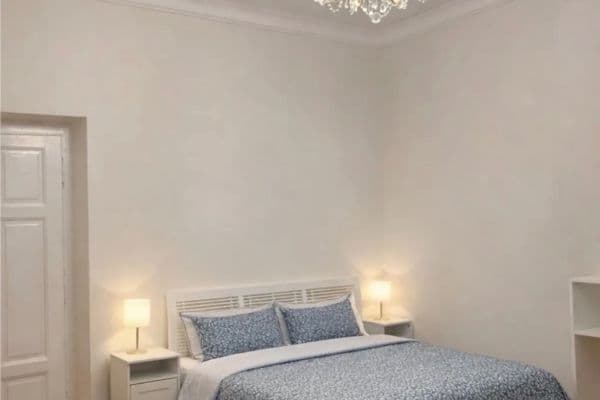 Prenájom bytu 2-izbový 50 m², Krakovská, Praha Prenájom bytu 2-izbový 50 m², Krakovská, Praha