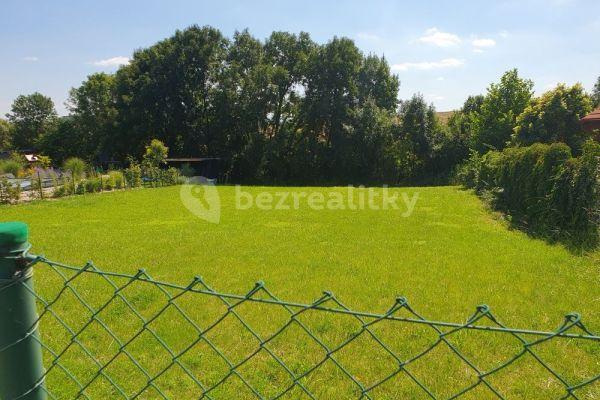 Predaj pozemku 1.279 m², Polní, Veleň