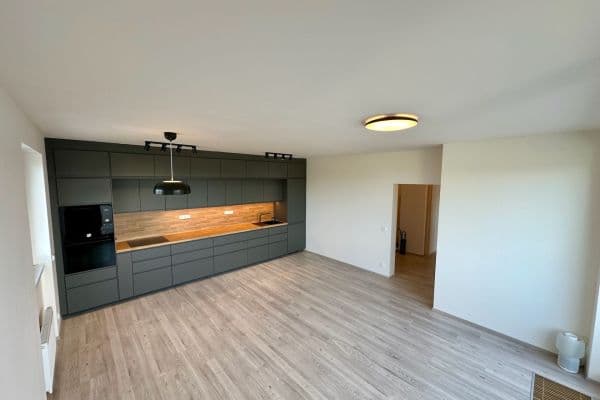 Prenájom bytu 3-izbový 90 m², Oldřichovská, Hlavní město Praha Prenájom bytu 3-izbový 90 m², Oldřichovská, Hlavní město Praha
