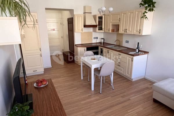 Prenájom bytu 2-izbový 40 m², Bořivojova, Praha Prenájom bytu 2-izbový 40 m², Bořivojova, Praha