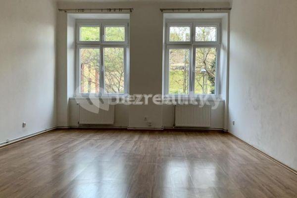 Prenájom bytu 3-izbový 88 m², Pernerova, Praha