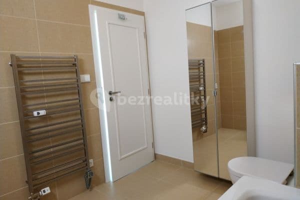 Prenájom bytu 3-izbový 80 m², Holubice Prenájom bytu 3-izbový 80 m², Holubice