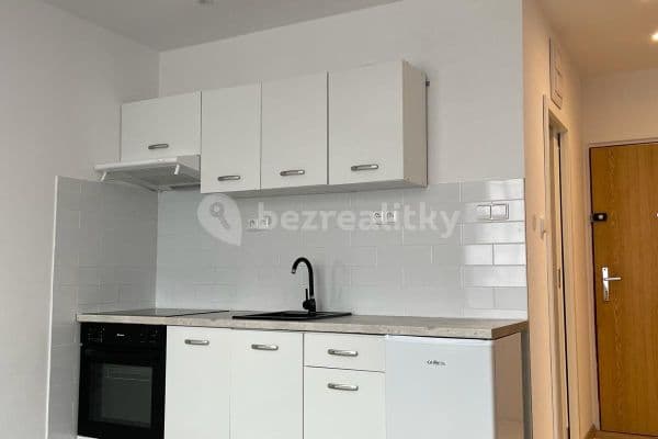 Prenájom bytu 2-izbový 35 m², Těšínská, Plzeň Prenájom bytu 2-izbový 35 m², Těšínská, Plzeň