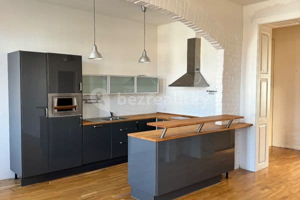 Prenájom bytu 3-izbový 84 m², Revoluční, Krnov, Moravskoslezský kraj Prenájom bytu 3-izbový 84 m², Revoluční, Krnov, Moravskoslezský kraj