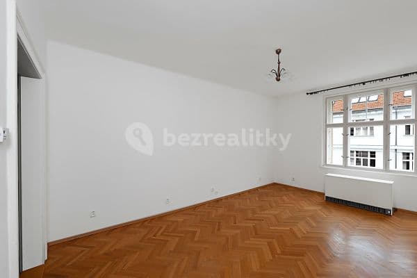 Prenájom bytu 3-izbový 85 m², Dobrovského, Hlavní město Praha
