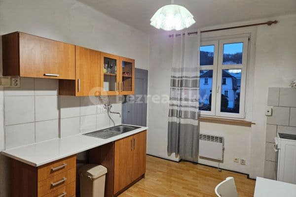 Prenájom bytu 1-izbový 35 m², Kollárova, Karlovy Vary