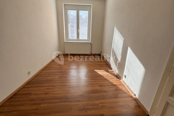 Prenájom bytu 3-izbový 65 m², Hartigova, Hlavní město Praha