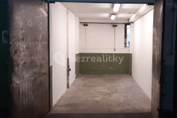 Prenájom garáže 18 m², Navigátorů, Hlavní město Praha