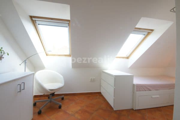 Prenájom bytu 1-izbový 15 m², Na Farkáně Ⅳ, Hlavní město Praha