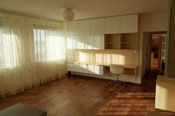 Prenájom bytu 3-izbový 79 m², Pod Lipami, Praha