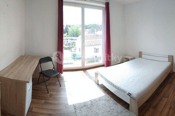 Prenájom bytu 3-izbový 16 m², Fořtova, Hlavní město Praha