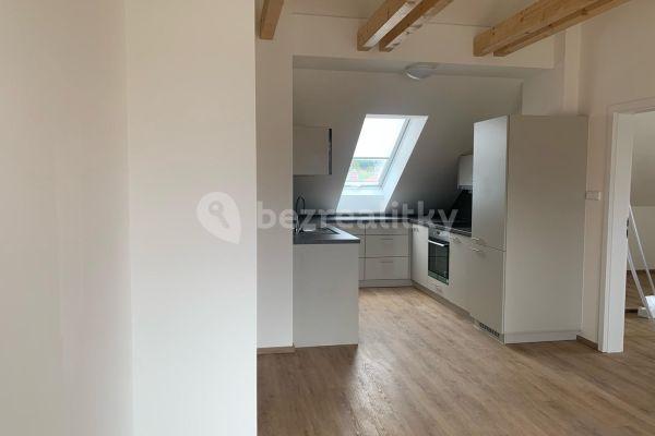 Prenájom bytu 3-izbový 64 m², Bohutín