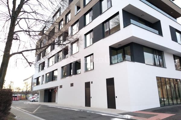 Prenájom bytu 2-izbový 55 m², U Petřin, Praha Prenájom bytu 2-izbový 55 m², U Petřin, Praha