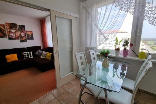 Prenájom bytu 3-izbový 68 m², Jerevanská, Kladno Prenájom bytu 3-izbový 68 m², Jerevanská, Kladno