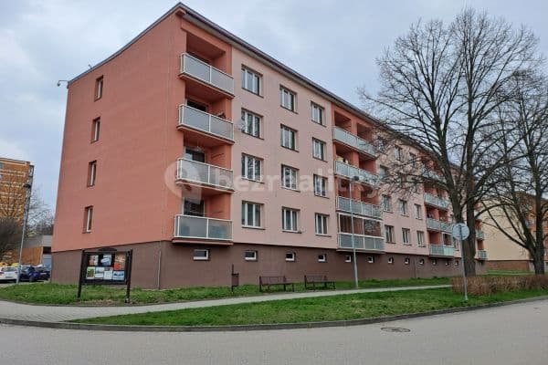 Prenájom bytu 4-izbový 80 m², Pod Lipou, Hořice