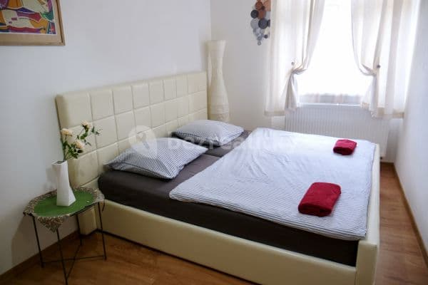 Prenájom bytu 1-izbový 59 m², Ruská, Teplice, Ústecký kraj