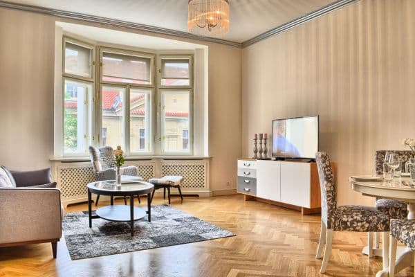 Prenájom bytu 100 m², U Milosrdných, Praha Prenájom bytu 100 m², U Milosrdných, Praha
