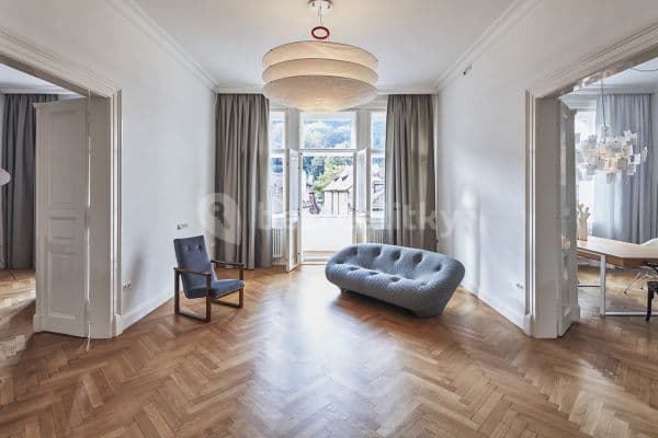 Prenájom bytu 3-izbový 143 m², Újezd, Praha