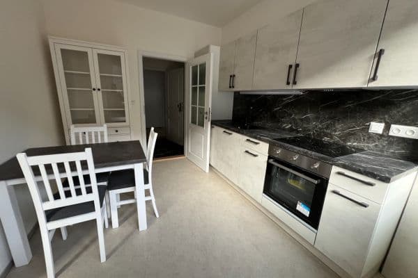 Prenájom bytu 1-izbový 30 m², třída Dukelských hrdinů, Jáchymov Prenájom bytu 1-izbový 30 m², třída Dukelských hrdinů, Jáchymov