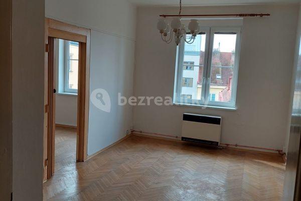 Prenájom bytu 3-izbový 65 m², 5. května, Hlavní město Praha