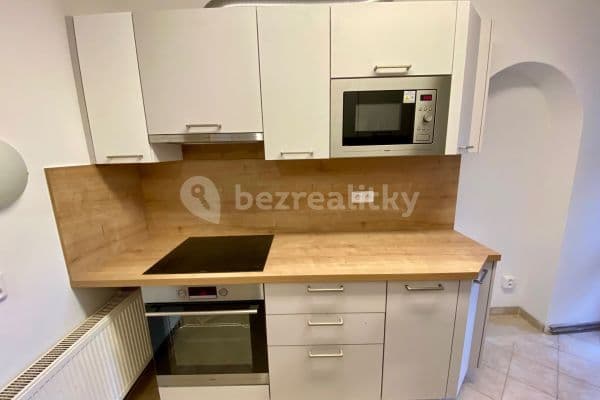 Prenájom bytu 1-izbový 37 m², Husova, Zlonice Prenájom bytu 1-izbový 37 m², Husova, Zlonice